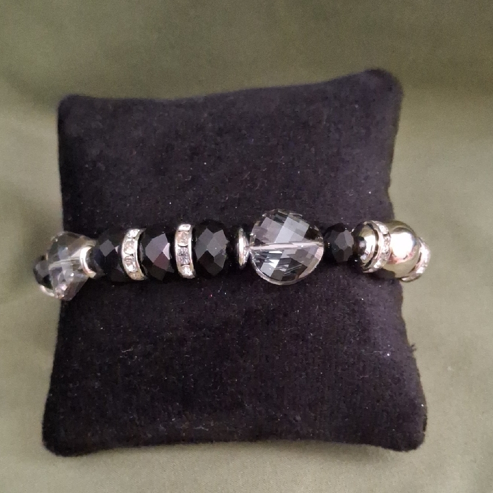Elegant Black and Silver Beaded Bracelet